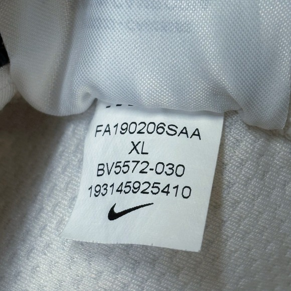 Nike Pro Hoodie Mens XL White Pullover Center Swoosh Training BV5572-030 - Picture 11 of 12